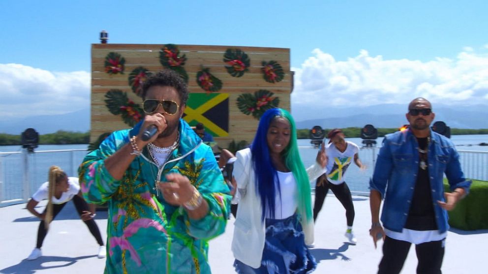 Watch Shaggy, Sean Paul and Spice perform ‘Go Down Deh’ during the 
